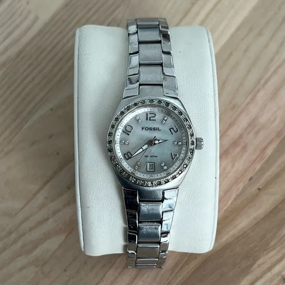 Fossil Ladies Watch Crystals White Dial Stainless Bracelet Date Window NWOT Amazon.com: Fossil Women main image 4